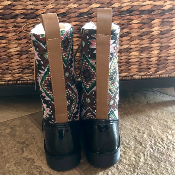 💥LAST ONE💥 Aztec-Print Duck Boots - Picture 6 of 8